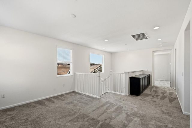 2432 Middlebury Dr, Lathrop, CA 95330