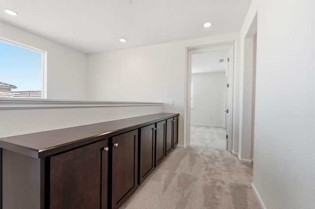 2432 Middlebury Dr, Lathrop, CA 95330