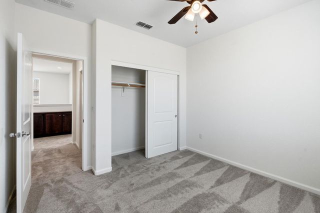 2432 Middlebury Dr, Lathrop, CA 95330