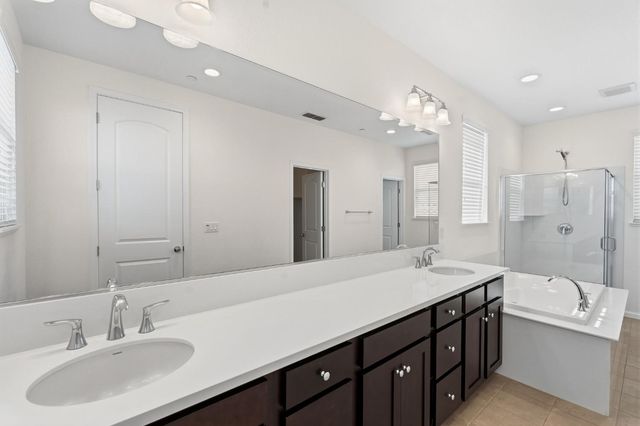 2432 Middlebury Dr, Lathrop, CA 95330