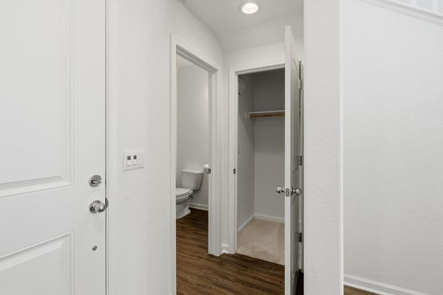 2432 Middlebury Dr, Lathrop, CA 95330