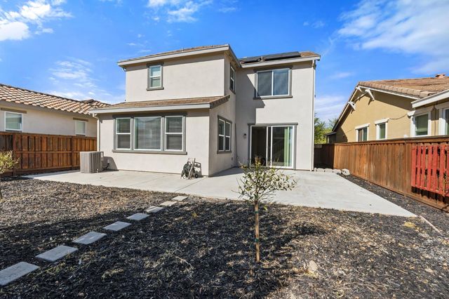 2432 Middlebury Dr, Lathrop, CA 95330