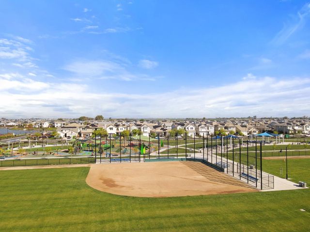 2432 Middlebury Dr, Lathrop, CA 95330