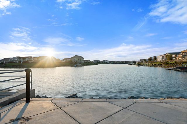 2432 Middlebury Dr, Lathrop, CA 95330