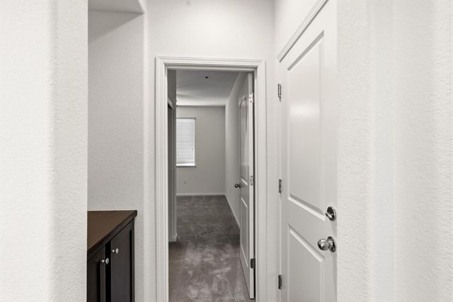 2432 Middlebury Dr, Lathrop, CA 95330