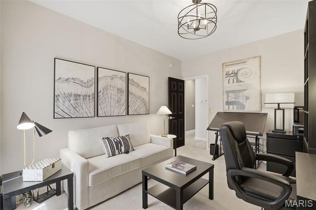 4454 Lindell Boulevard 27, St Louis, MO 63108