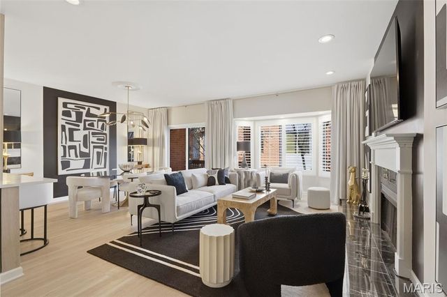 4454 Lindell Boulevard 27, St Louis, MO 63108