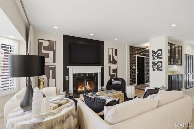 4454 Lindell Boulevard 27, St Louis, MO 63108