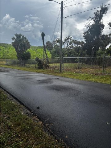 704 E OKALOOSA AVENUE, Tampa, FL 33604