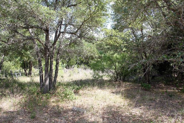 720 Green Acre DR, Dale, TX 78616