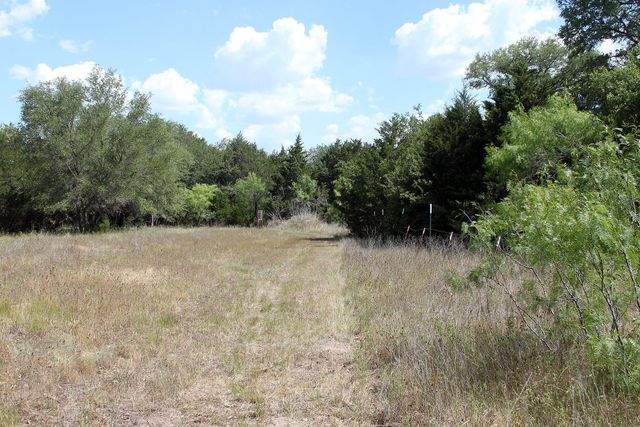 720 Green Acre DR, Dale, TX 78616