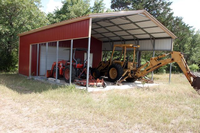 720 Green Acre DR, Dale, TX 78616