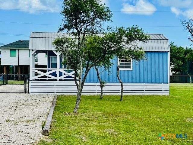 1303 W Adams Avenue, Port O'connor, TX 77982