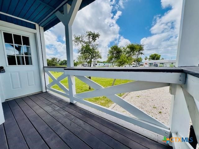 1303 W Adams Avenue, Port O'connor, TX 77982