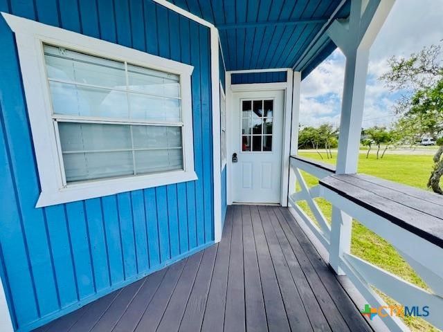1303 W Adams Avenue, Port O'connor, TX 77982