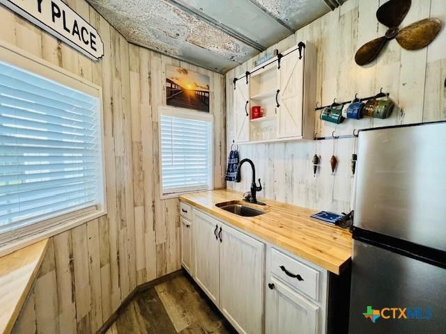 1303 W Adams Avenue, Port O'connor, TX 77982