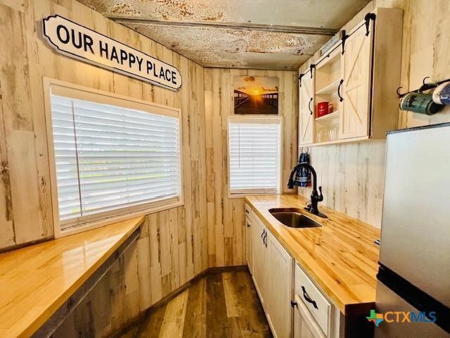 1303 W Adams Avenue, Port O'connor, TX 77982