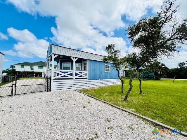 1303 W Adams Avenue, Port O'connor, TX 77982