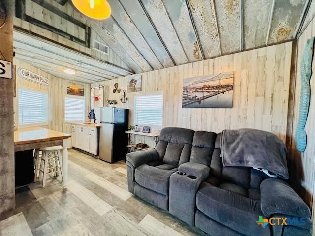 1303 W Adams Avenue, Port O'connor, TX 77982