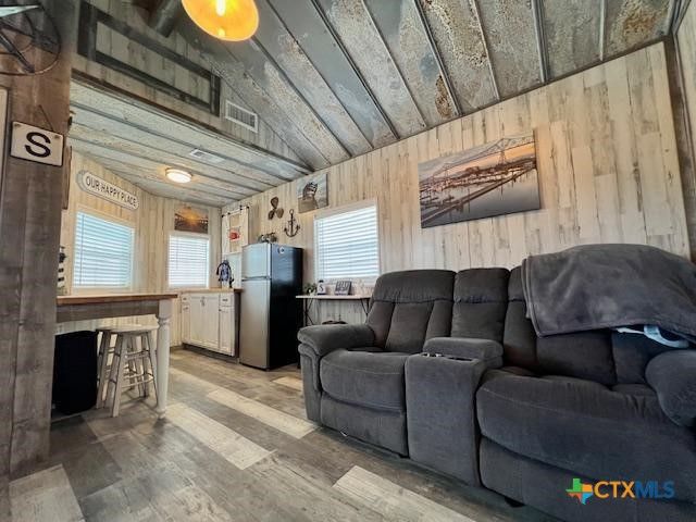 1303 W Adams Avenue, Port O'connor, TX 77982