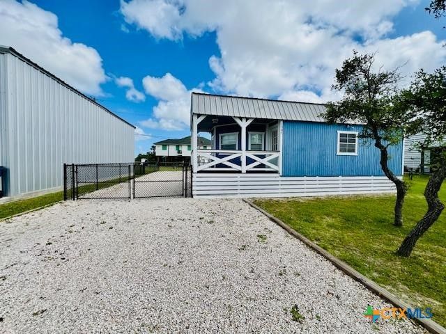 1303 W Adams Avenue, Port O'connor, TX 77982