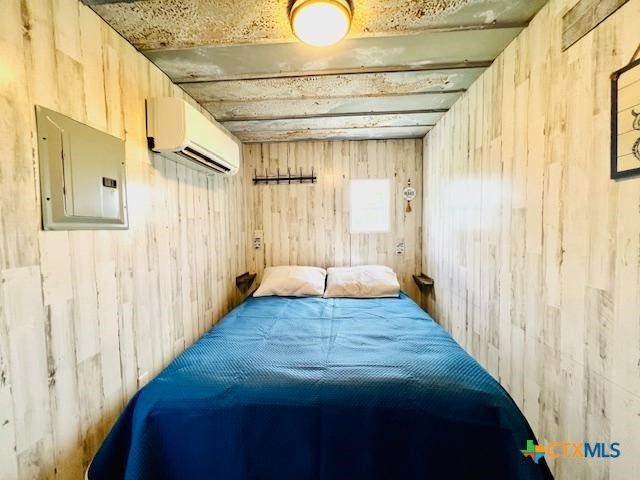 1303 W Adams Avenue, Port O'connor, TX 77982