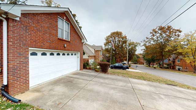 2808 Blackwood Dr, Nashville, TN 37214