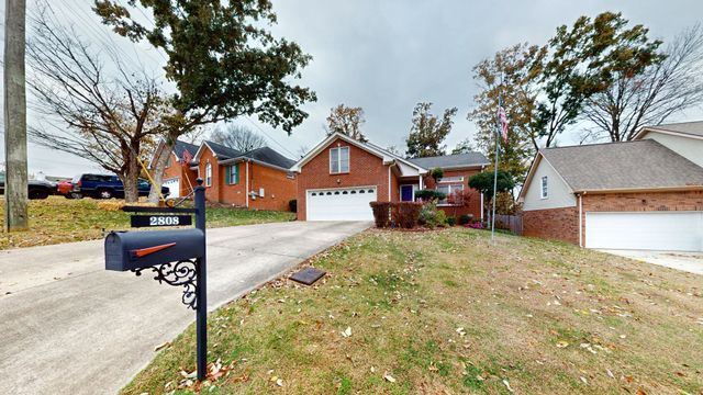 2808 Blackwood Dr, Nashville, TN 37214
