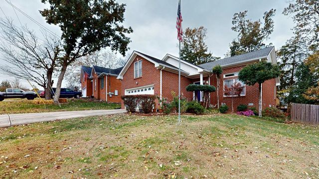 2808 Blackwood Dr, Nashville, TN 37214