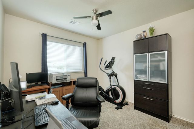 401 Hyltin ST, Hutto, TX 78634