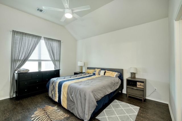 401 Hyltin ST, Hutto, TX 78634