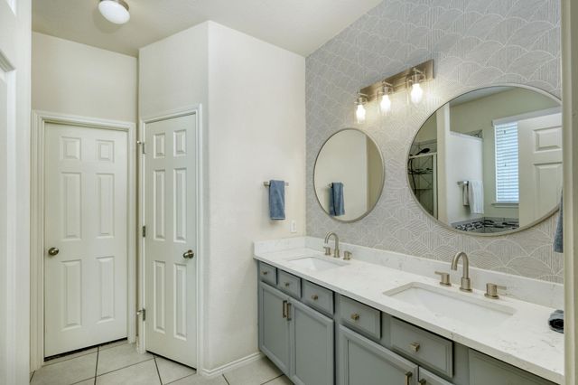 401 Hyltin ST, Hutto, TX 78634
