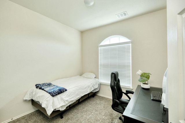 401 Hyltin ST, Hutto, TX 78634