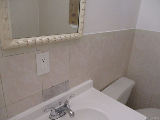 94 Roger Avenue, Inwood, NY 11096