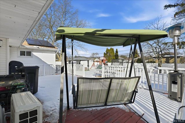 5 Plum Tree Lane, Commack, NY 11725