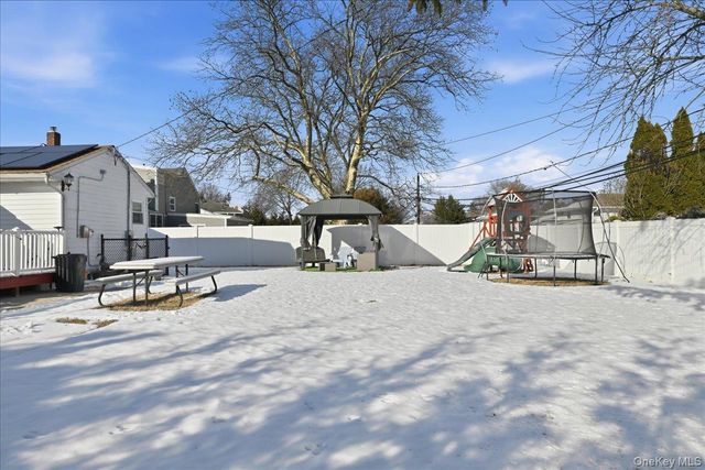 5 Plum Tree Lane, Commack, NY 11725