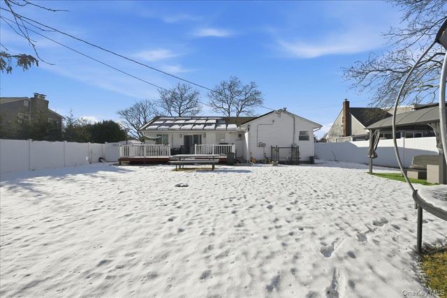 5 Plum Tree Lane, Commack, NY 11725