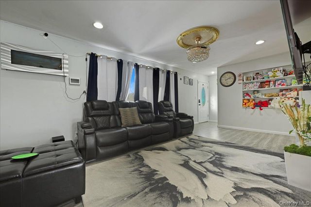 5 Plum Tree Lane, Commack, NY 11725