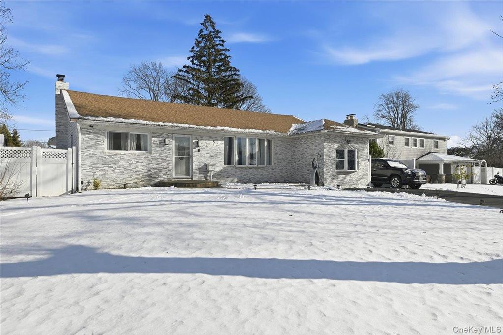 5 Plum Tree Lane, Commack, NY 11725