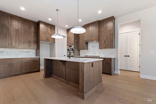 7345 Powell Pl, Eagle, ID 83629