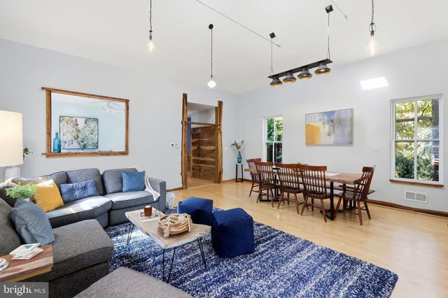 7108 HOLLY AVE, Takoma Park, MD 20912