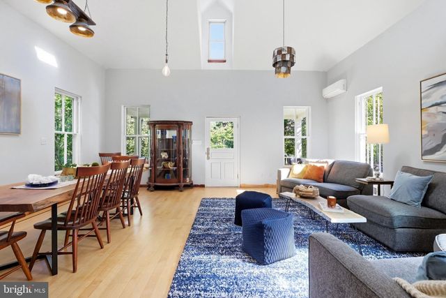 7108 HOLLY AVE, Takoma Park, MD 20912