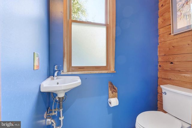 7108 HOLLY AVE, Takoma Park, MD 20912