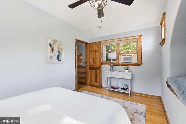 7108 HOLLY AVE, Takoma Park, MD 20912