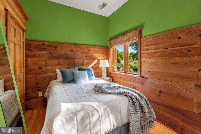 7108 HOLLY AVE, Takoma Park, MD 20912