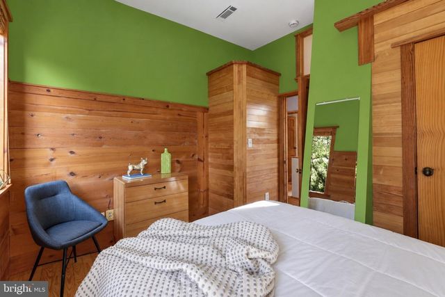 7108 HOLLY AVE, Takoma Park, MD 20912