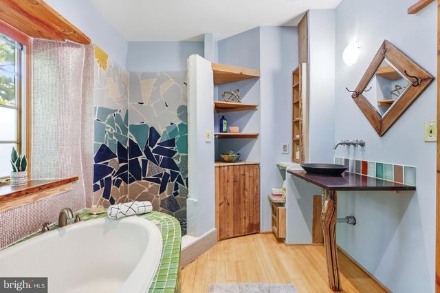 7108 HOLLY AVE, Takoma Park, MD 20912