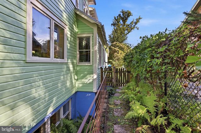 7108 HOLLY AVE, Takoma Park, MD 20912