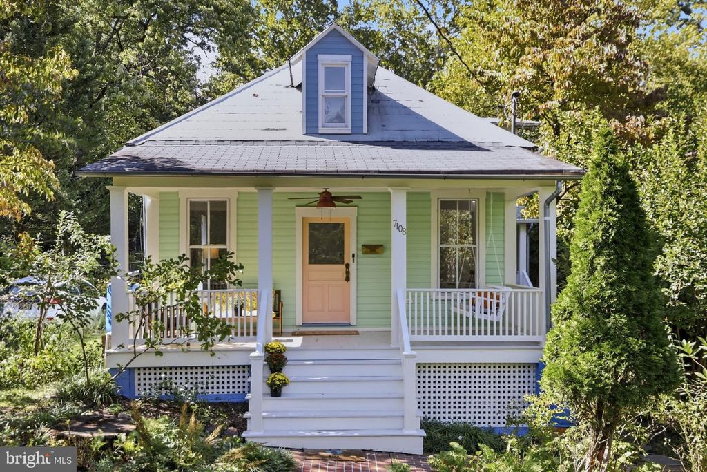 7108 HOLLY AVE, Takoma Park, MD 20912