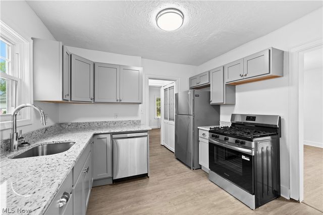 1409 Mayfield Ridge Road, Mayfield Heights, OH 44124